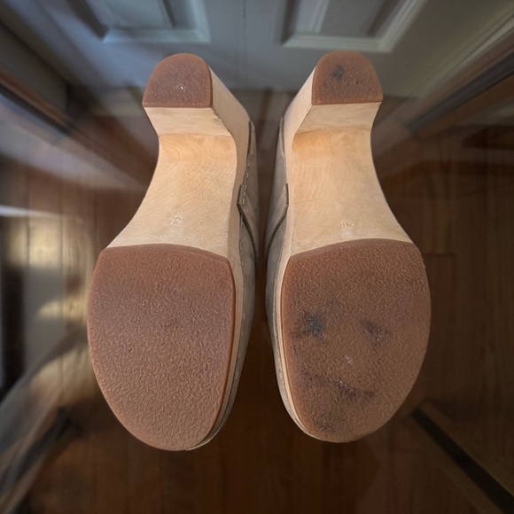 Swedish Hasbeens Taupe Clogs - Picture 7 of 7
